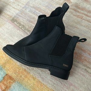TOMS Chelsea Black Boots SZ 6